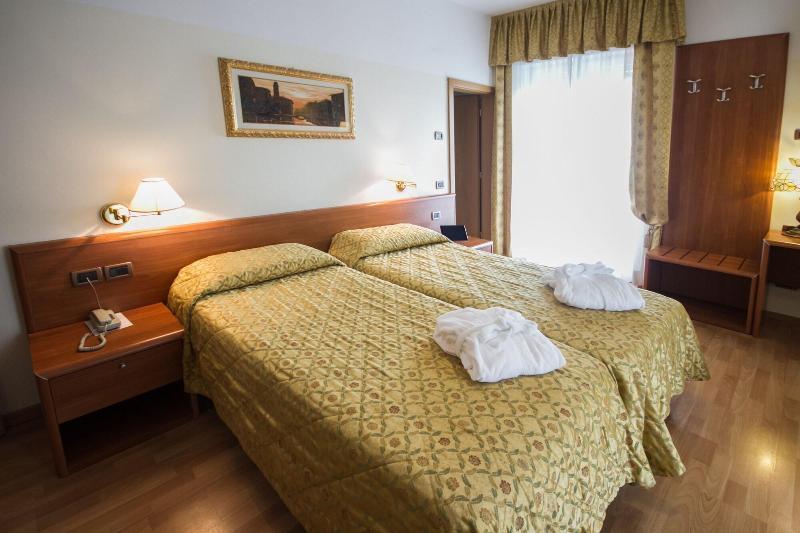 Hotel Sant'Ilario Rovereto  Exterior photo